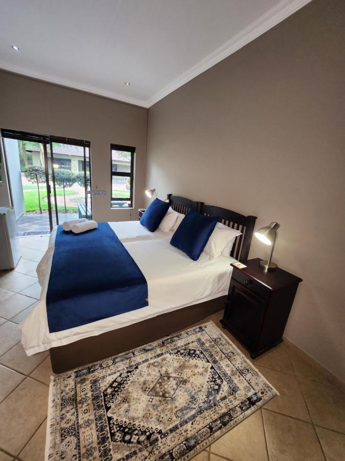 Rip Van Winkel Guest House Lephalale Exterior photo